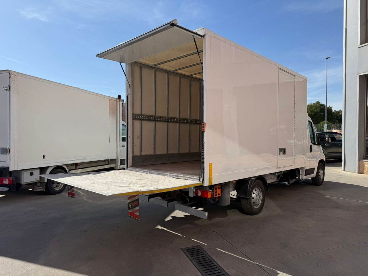 Citroën Jumper CARROZADA L4 CON TRAMPILLA  - Foto 2