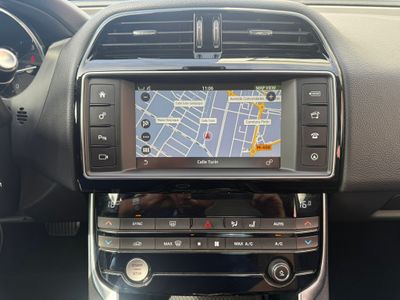 Jaguar XE 2.0D I4 132kW(180CV) RWD AT R-Dynamic SE