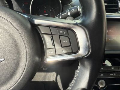 Jaguar XE 2.0D I4 132kW(180CV) RWD AT R-Dynamic SE