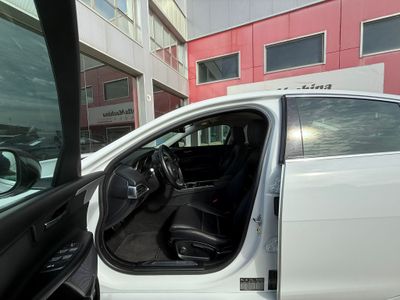 Jaguar XE 2.0D I4 132kW(180CV) RWD AT R-Dynamic SE