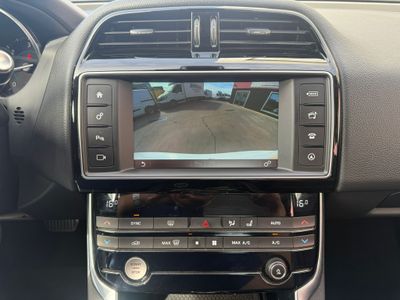 Jaguar XE 2.0D I4 132kW(180CV) RWD AT R-Dynamic SE