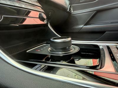 Jaguar XE 2.0D I4 132kW(180CV) RWD AT R-Dynamic SE