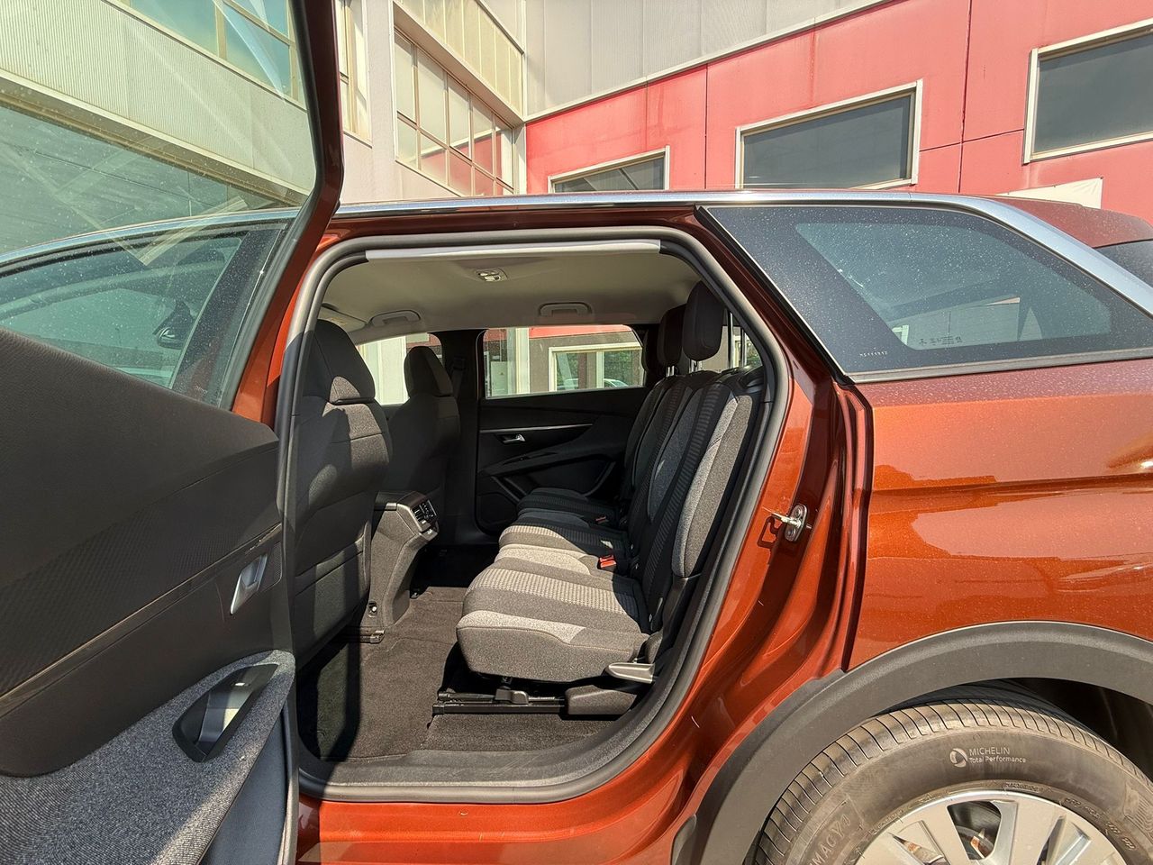 Peugeot 5008 1.5 BlueHDi 96kW (130CV) S&S Active Pack - Foto 2