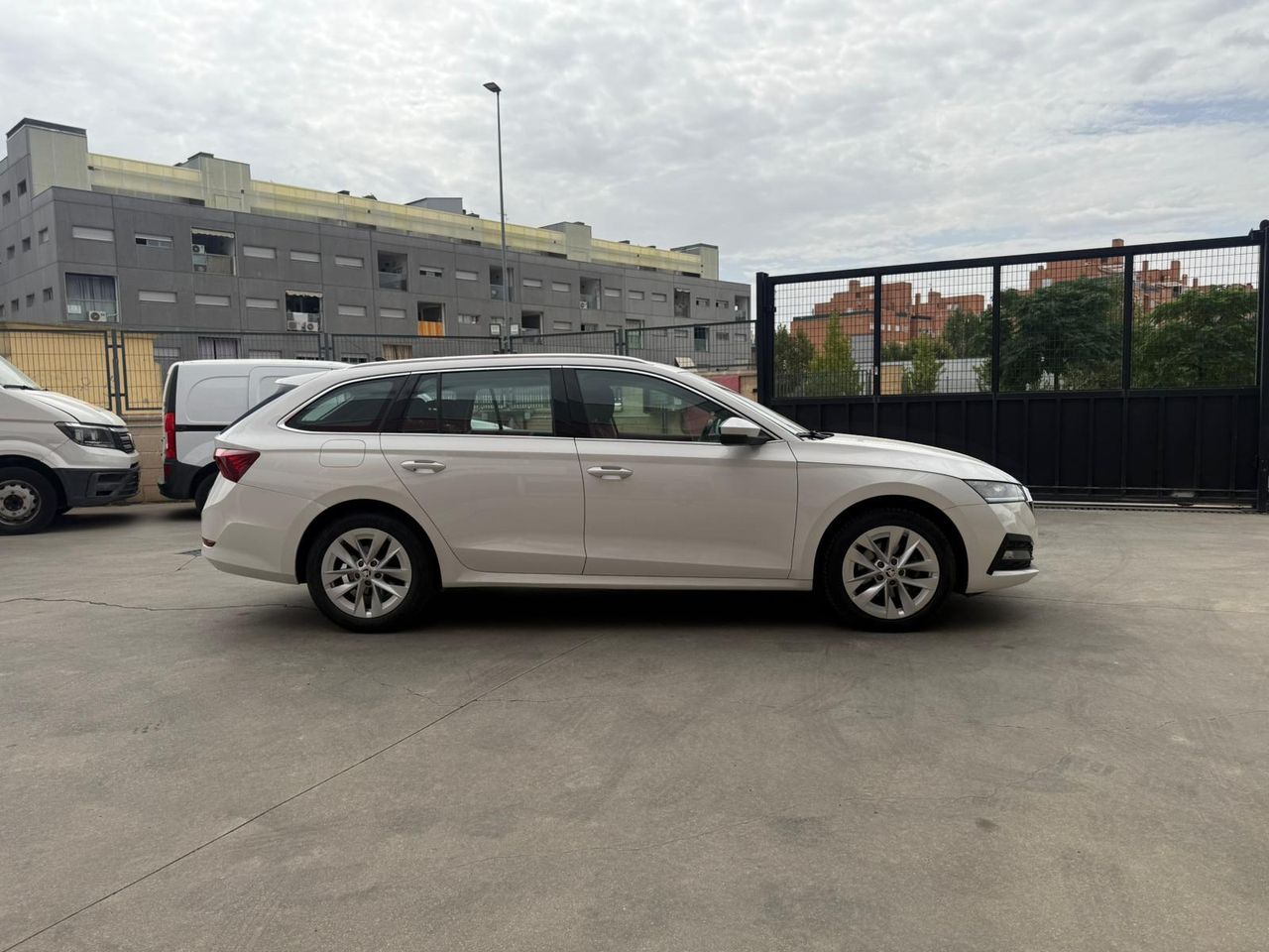 Skoda Octavia Combi 2.0 TDI 110kW (150CV) DSG Style - Foto 2