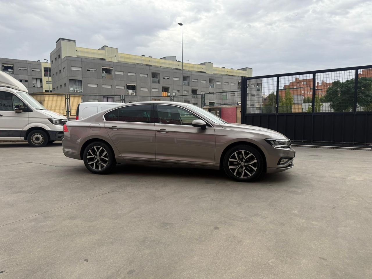 Volkswagen Passat Executive 2.0 TDI 110kW (150CV) - Foto 2