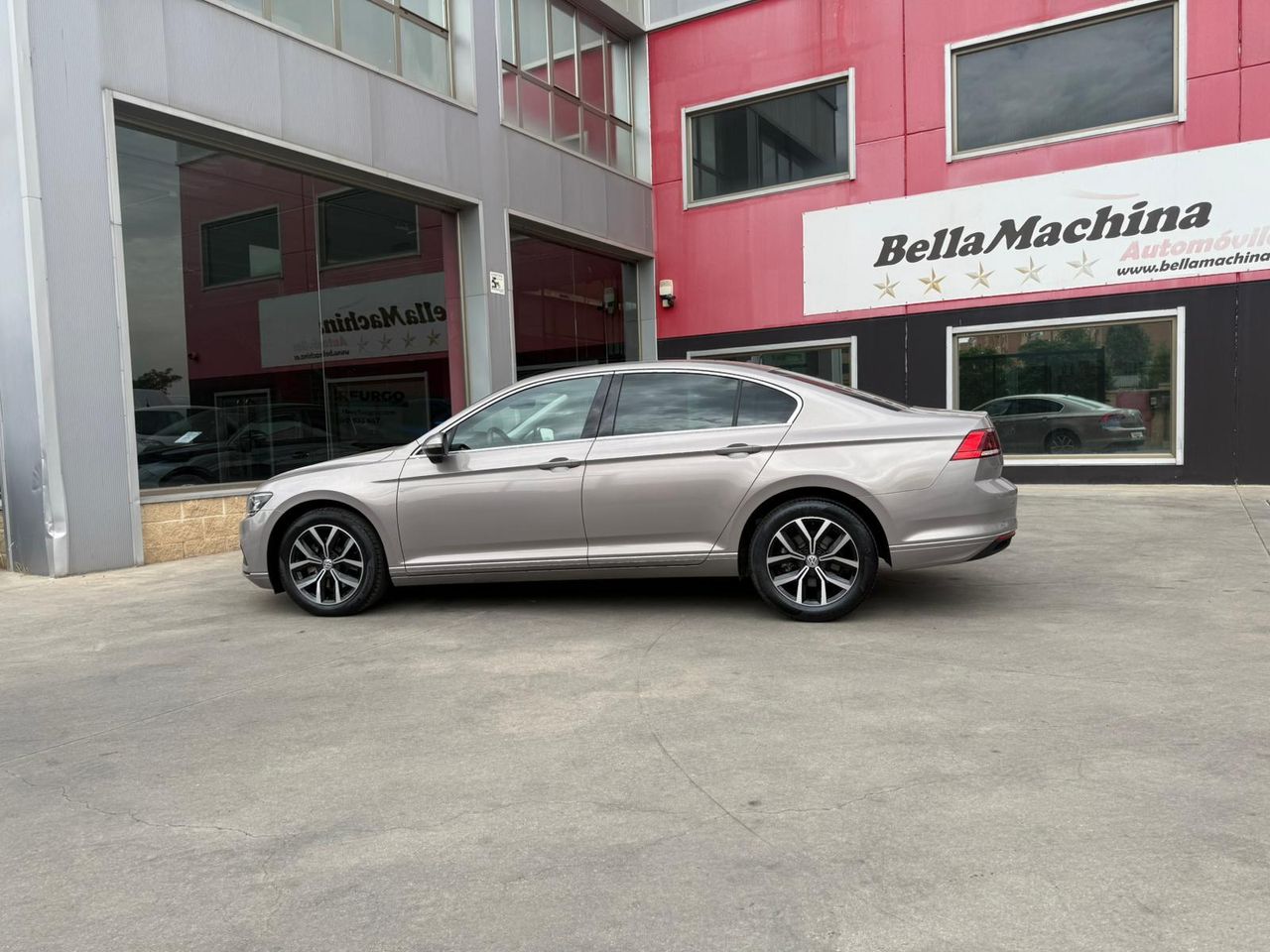 Volkswagen Passat Executive 2.0 TDI 110kW (150CV) - Foto 2