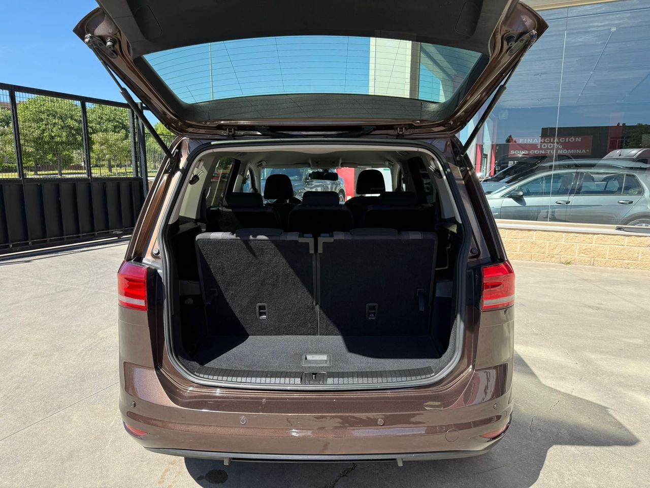 Volkswagen Touran Advance 1.6 TDI 85kW (115CV) DSG - Foto 2