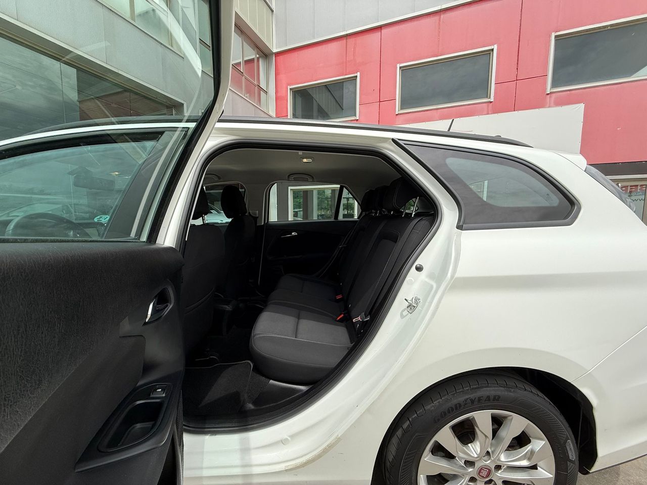 Fiat Tipo 1.6 Lounge 88kW (120CV)diesel Mjet II SW - Foto 2