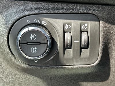 Opel Corsa 1.4 66kW (90CV) Selective Pro