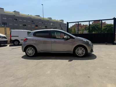 Peugeot 208 5P Signature 1.2L PureTech 60KW (82CV)