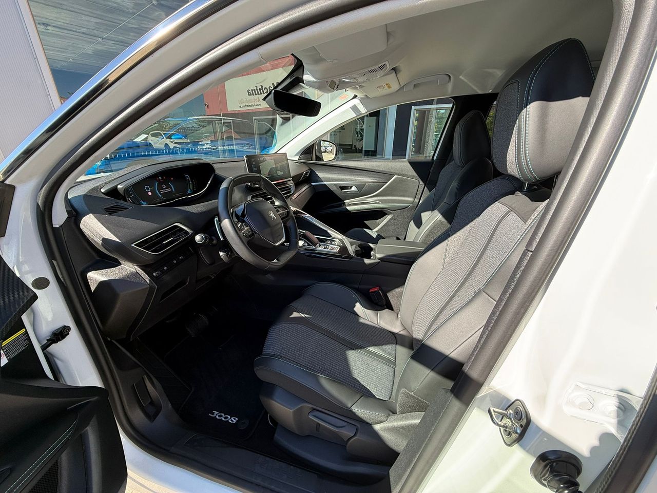 Peugeot 3008 Hybrid 225 e-EAT8 Allure - Foto 2