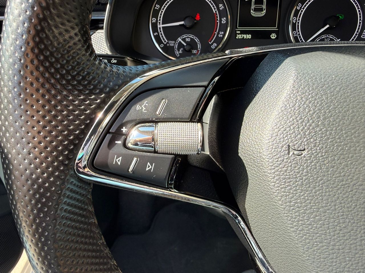 Skoda Scala SCALA 1.6 TDI 85 KW (115 CV) DSG Ambitio - Foto 2