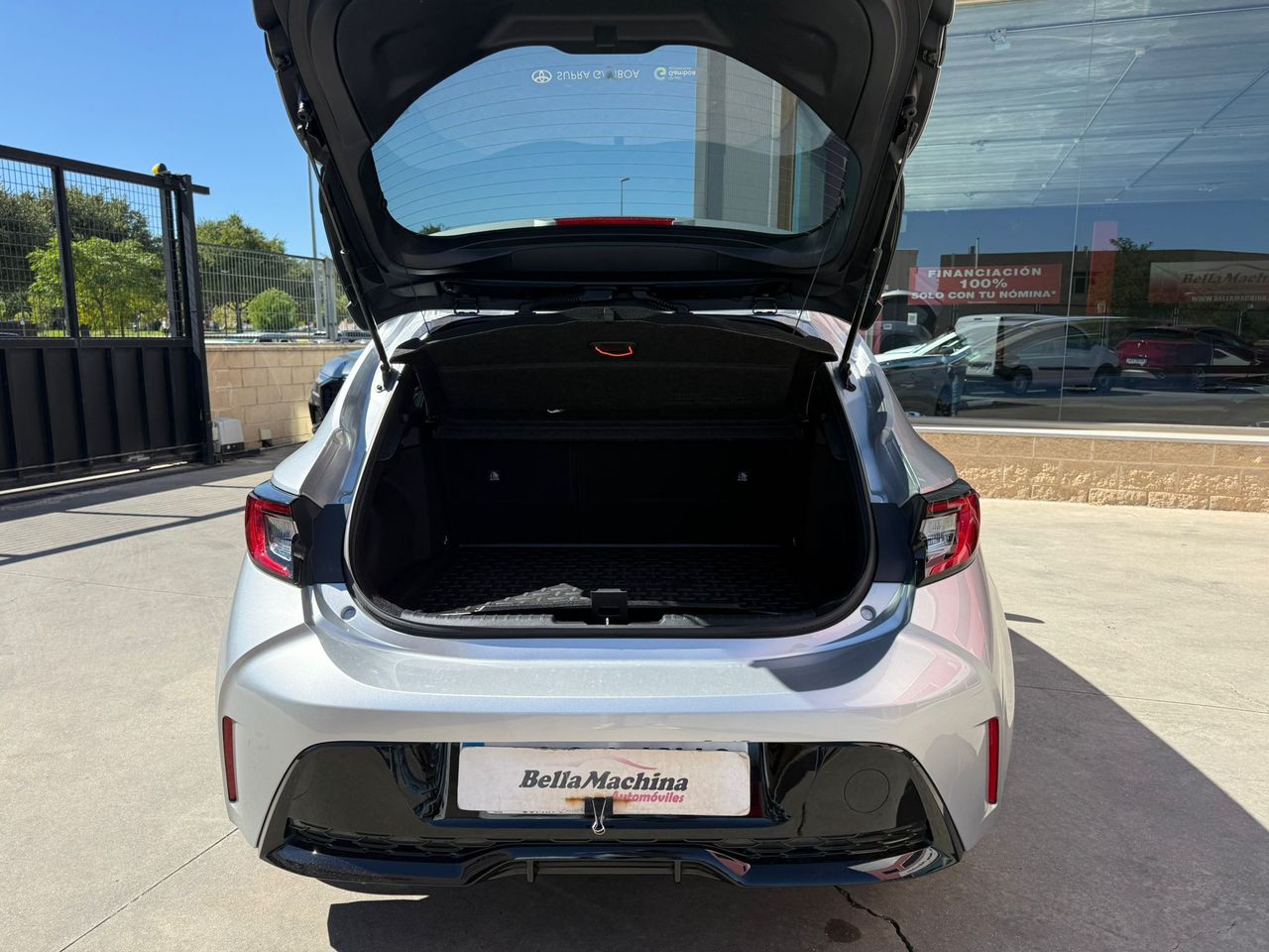 Toyota Corolla 200H GR-Sport - Foto 2