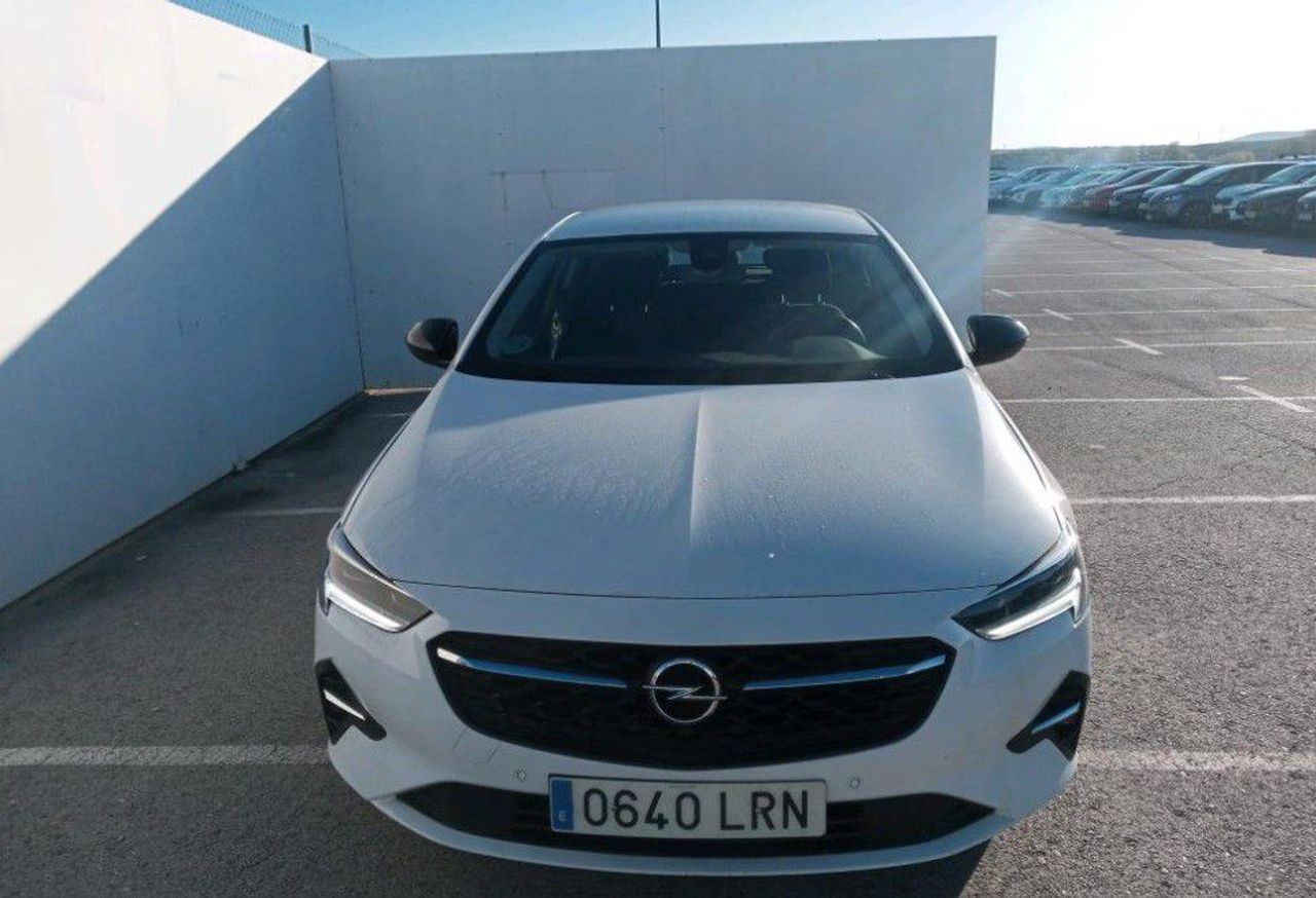 Foto opel insignia  2021 /