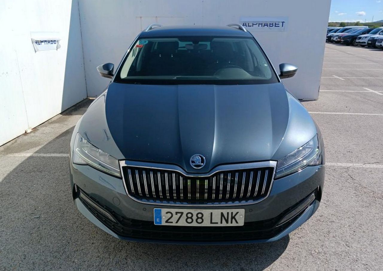 Foto skoda superb 2021 /
