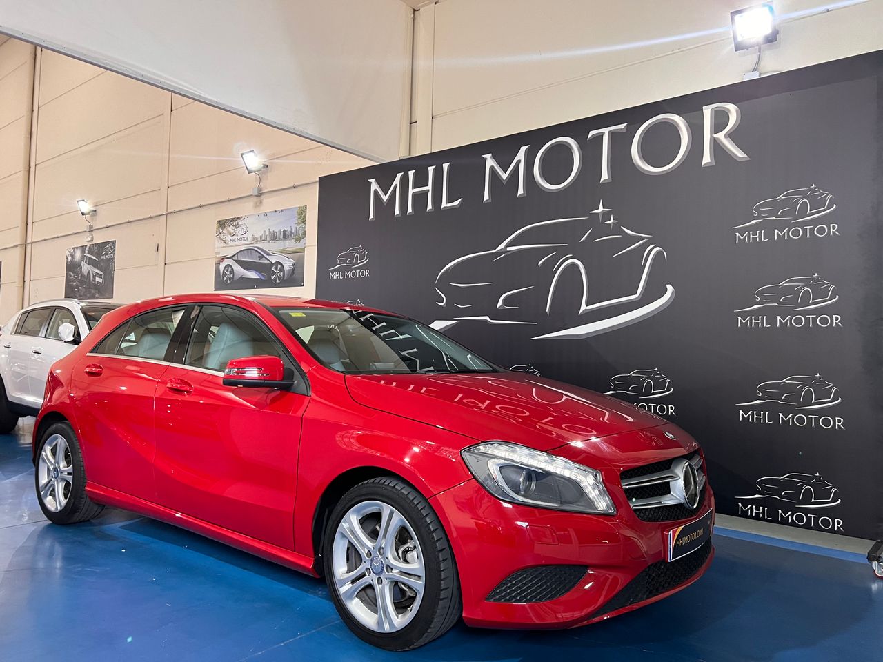 Mercedes clase c rojo automatico 2022  de segunda mano - mercedes clase a 2015 /