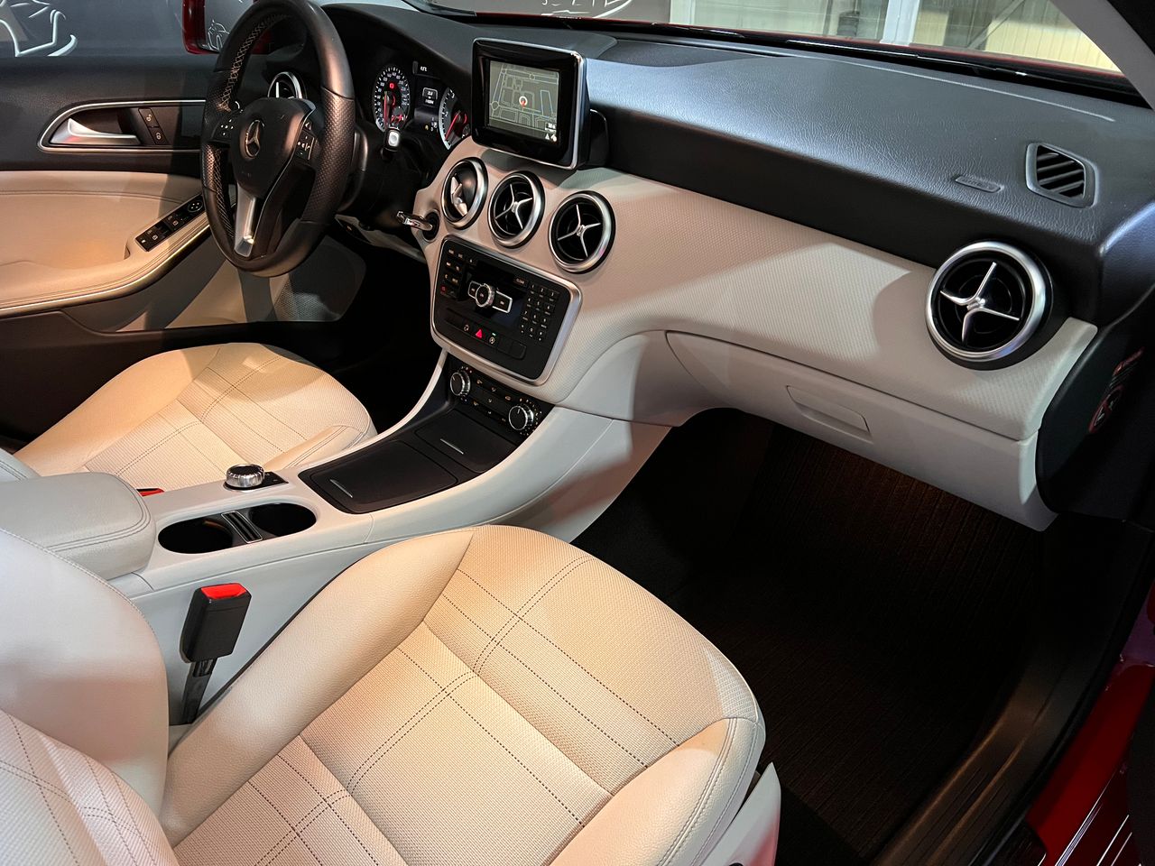 mercedes clase a 2015 / foto grande (3)