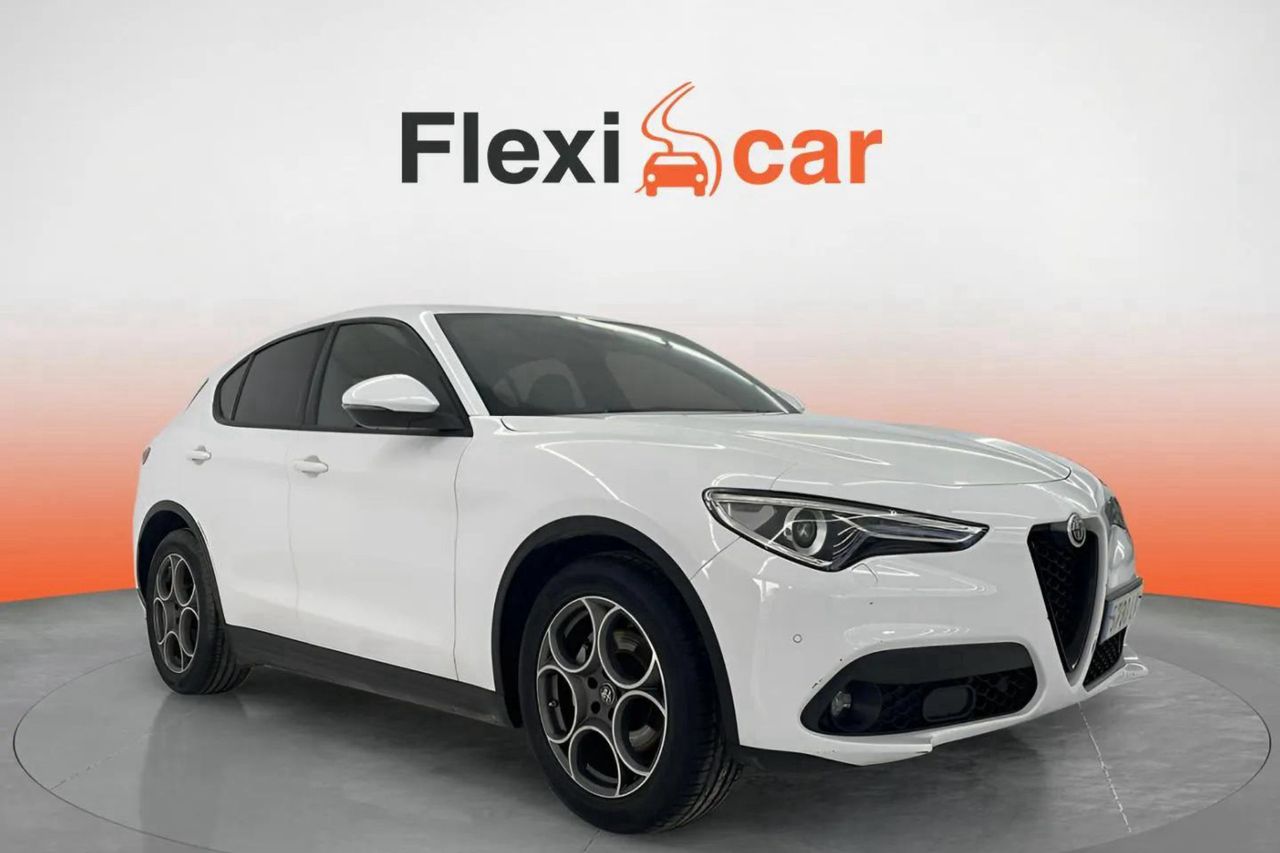 Sillas modernas amarillo blanco  de segunda mano - Alfa Romeo Stelvio 2.2 Diesel 118kW (160cv) SPRINT RWD