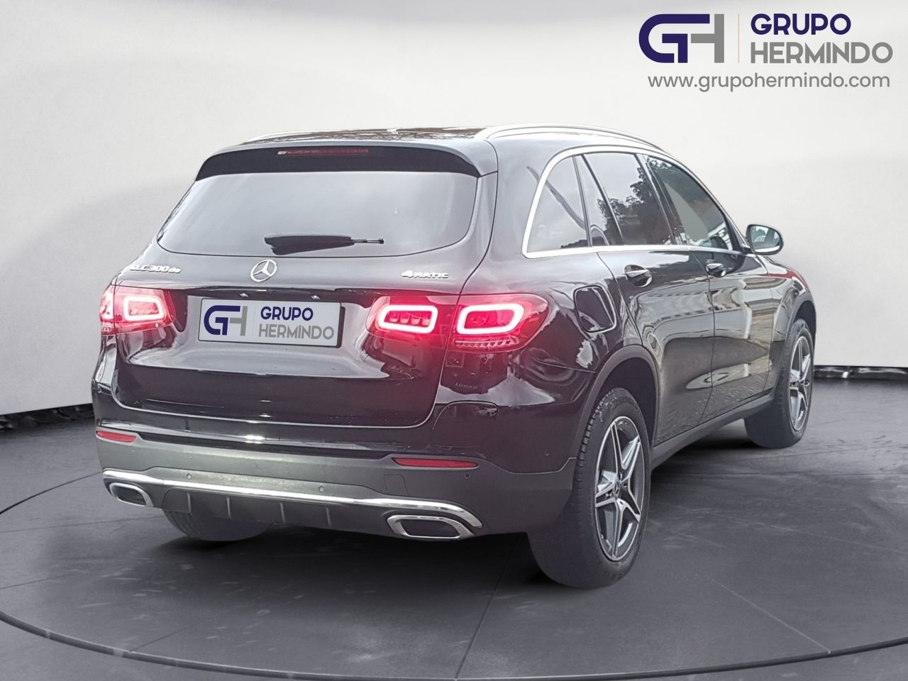 Mercedes Clase GLC 300 de 4 MATIC AMG LINE+PAQUETE VENTAJAS  - Foto 2