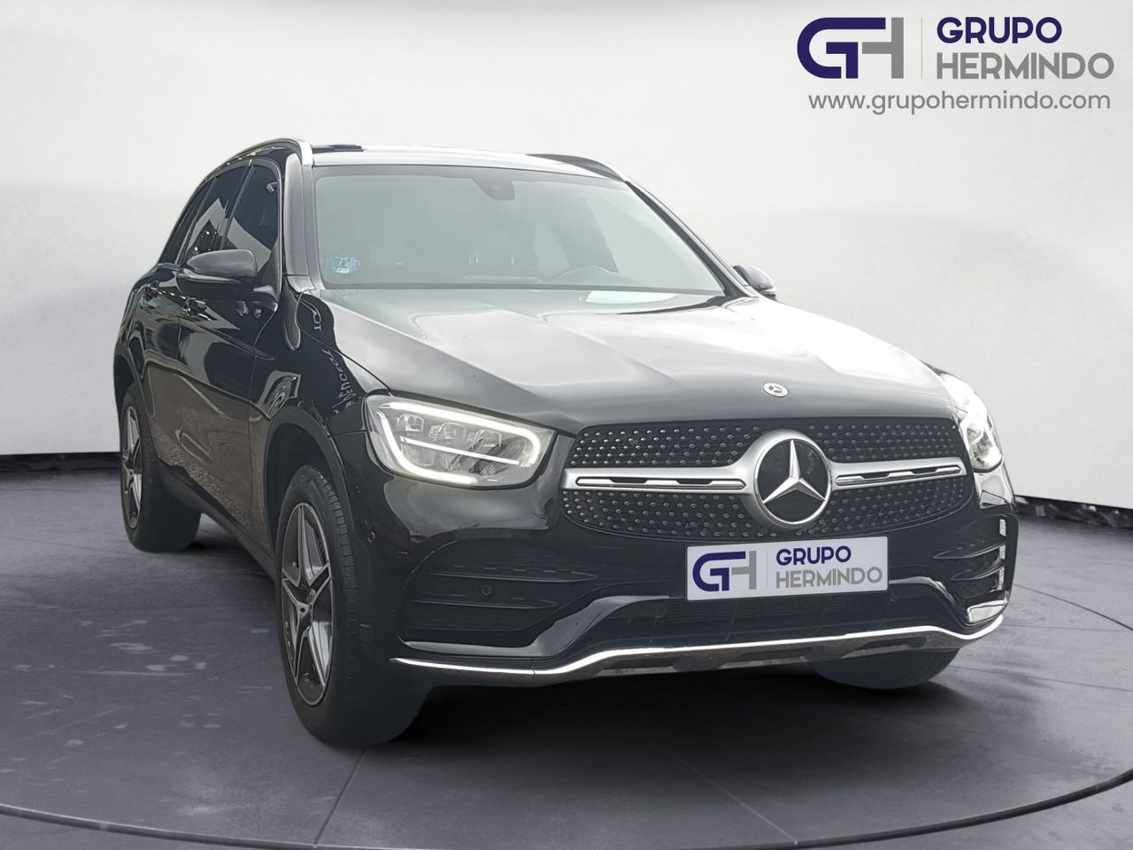 Mercedes Clase GLC 300 de 4 MATIC AMG LINE+PAQUETE VENTAJAS  - Foto 2