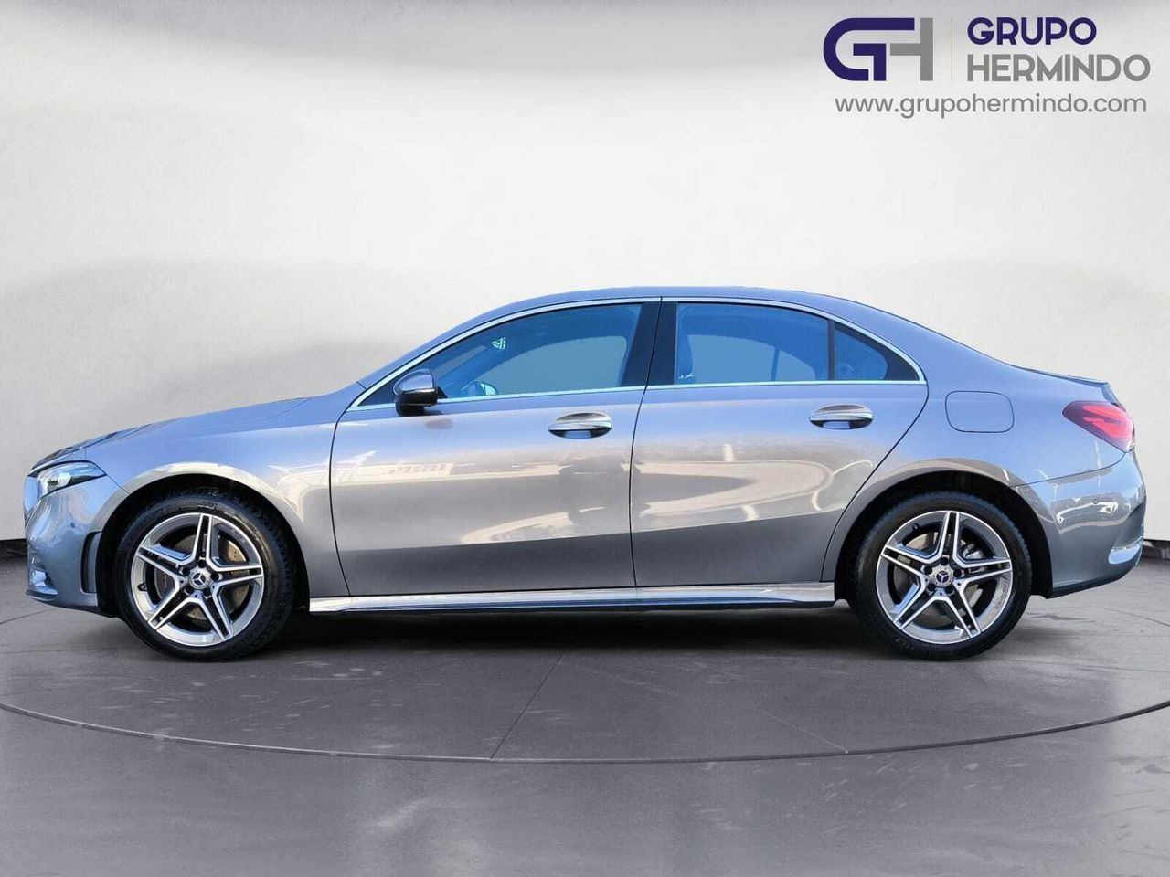 Mercedes Clase A A 250 e  SEDAN AMG HIBRIDO ENCHUFABLE  - Foto 2