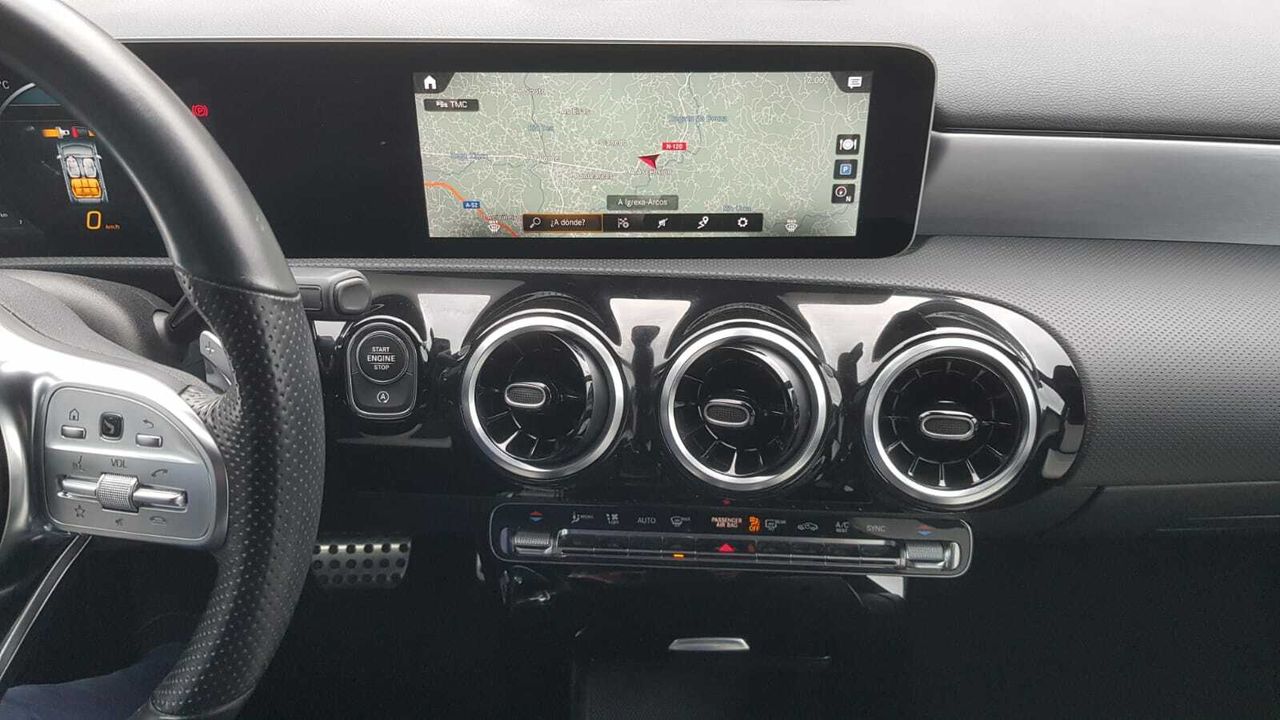 Mercedes Clase A 200 D AMG LINE + PAQ ADVANTAGE+ SMARTPHONE INT  - Foto 2