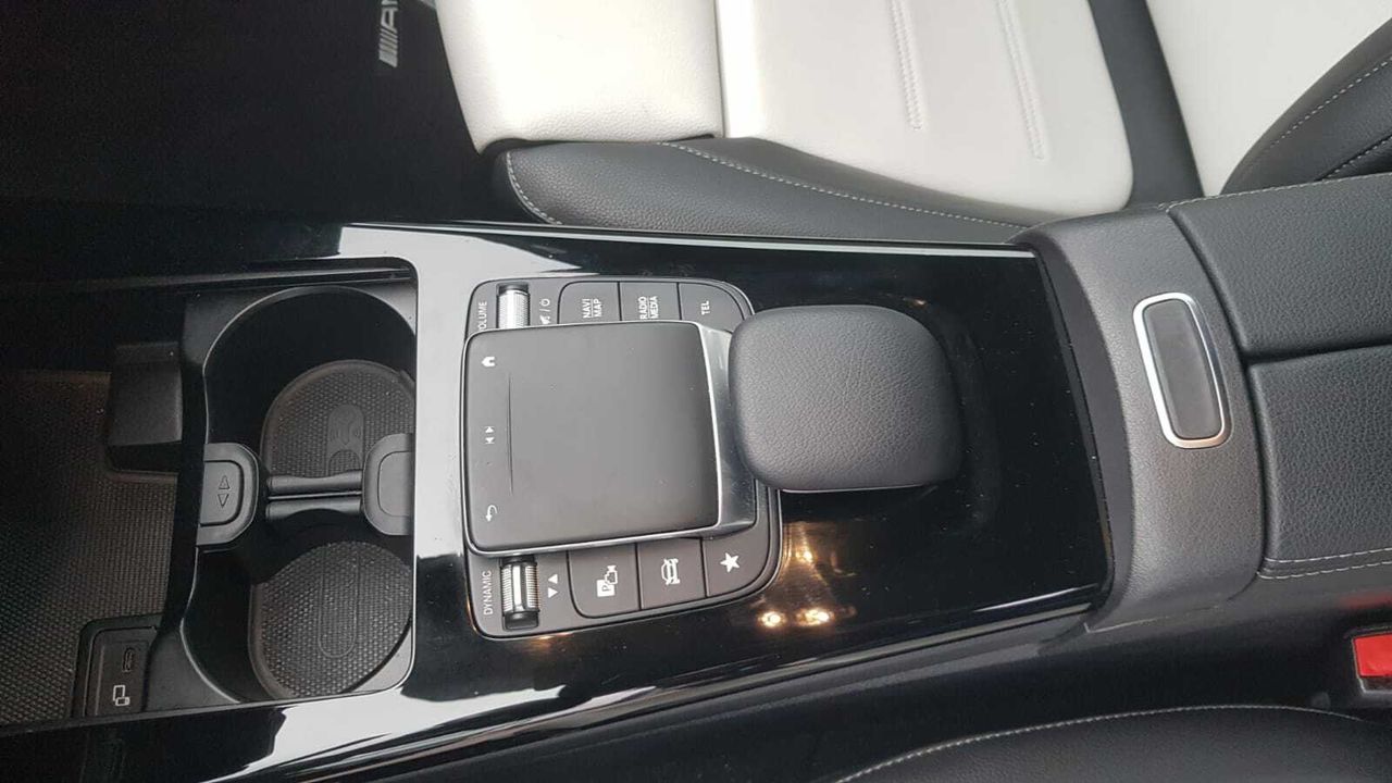 Mercedes Clase A 200 D AMG LINE + PAQ ADVANTAGE+ SMARTPHONE INT  - Foto 2