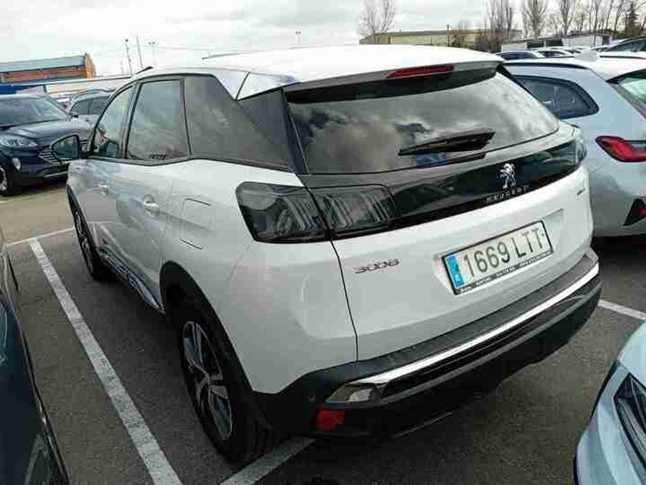 Peugeot 3008 Hybrid 225 e-EAT8 ALLURE  - Foto 2