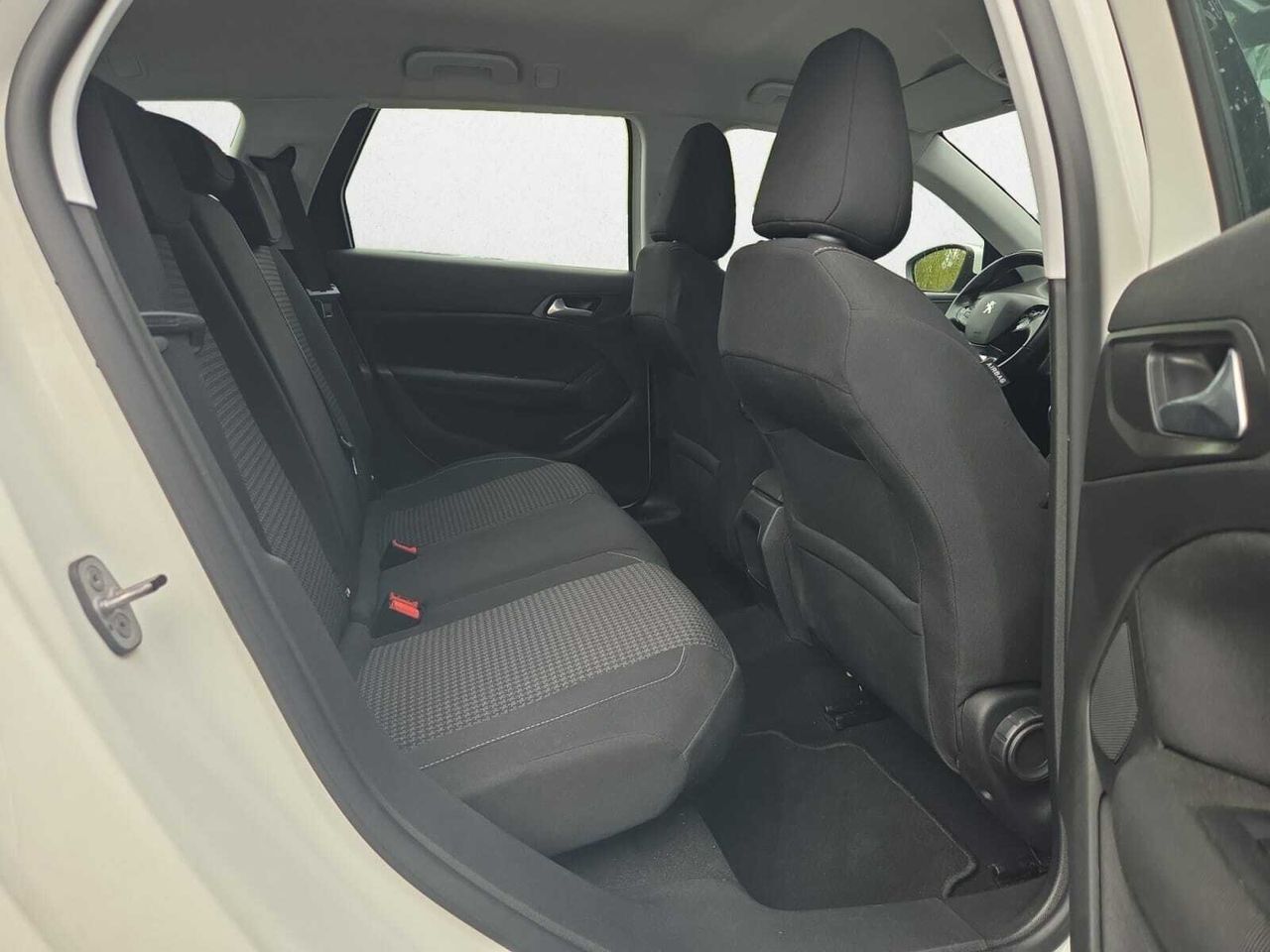 Peugeot 308 SW ACTIVE PACK BLUE HDI 130 CV  - Foto 2