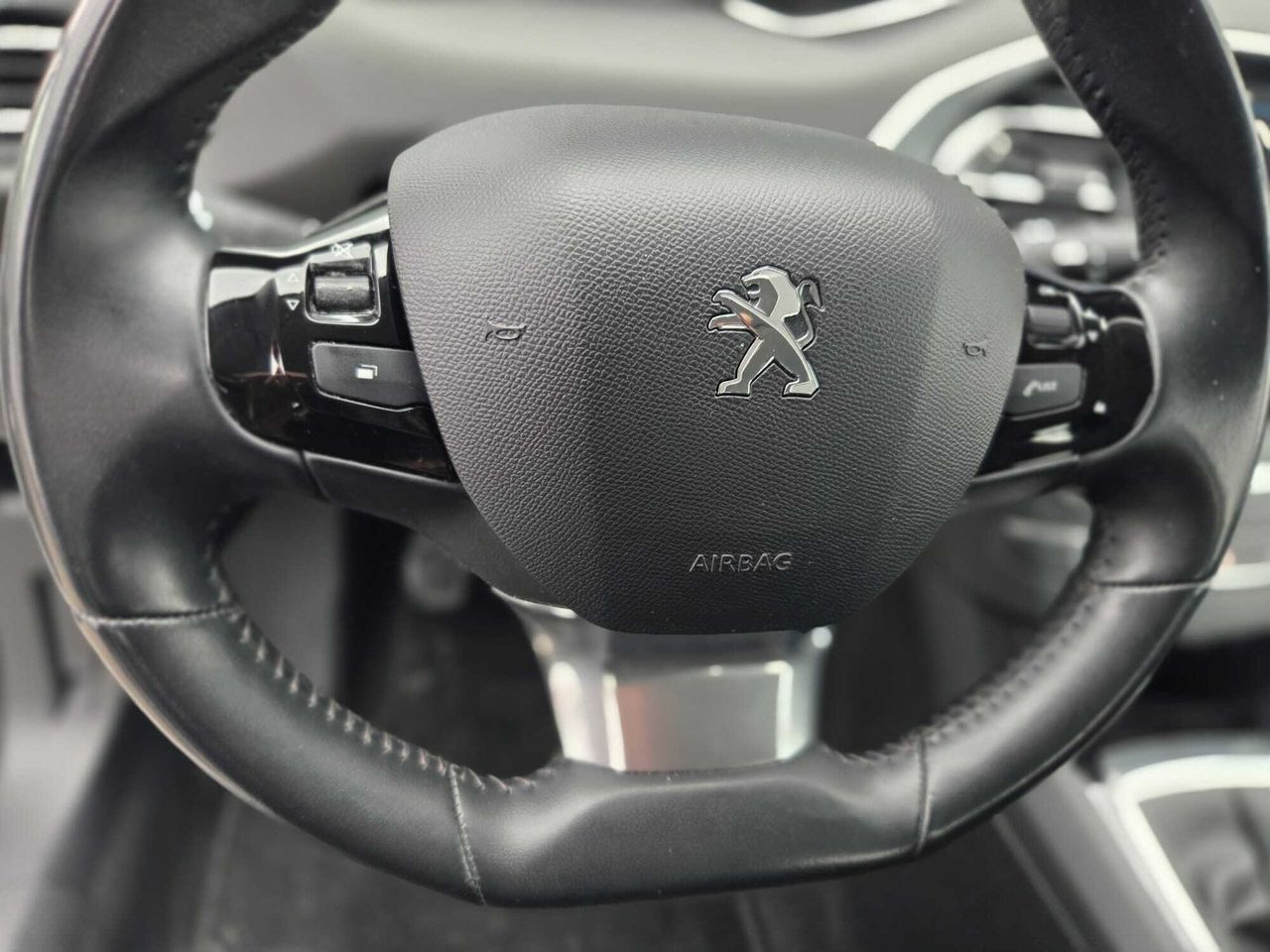 Peugeot 308 SW ACTIVE PACK BLUE HDI 130 CV  - Foto 2