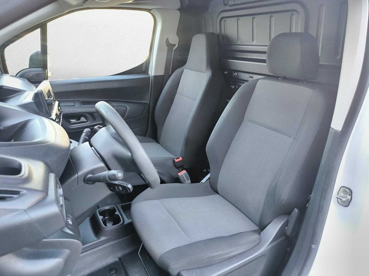 Peugeot Partner PRO STANDARD 600 KG BLUE HDI 100 CV  - Foto 2
