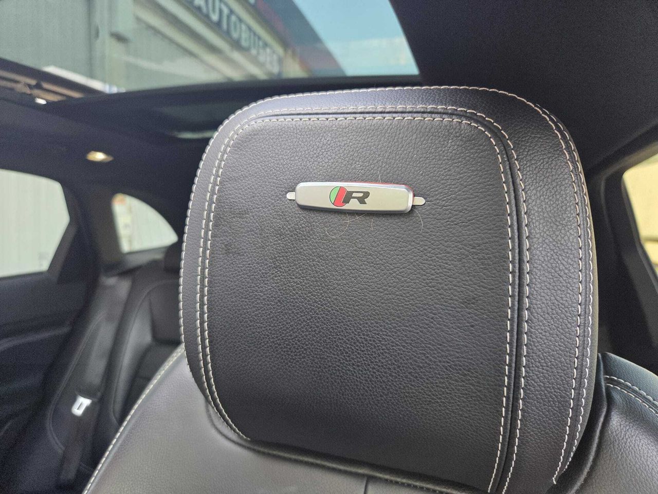 Jaguar F-Pace 2.0 L ID4 SPORT AWD AUTO 240 CV  - Foto 2