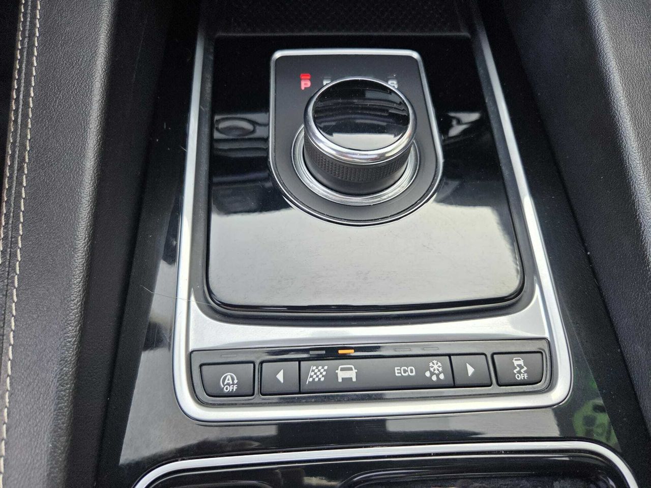 Jaguar F-Pace 2.0 L ID4 SPORT AWD AUTO 240 CV  - Foto 2