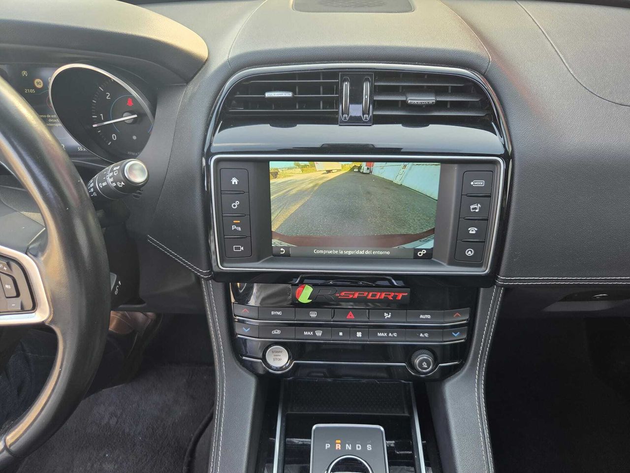 Jaguar F-Pace 2.0 L ID4 SPORT AWD AUTO 240 CV  - Foto 2
