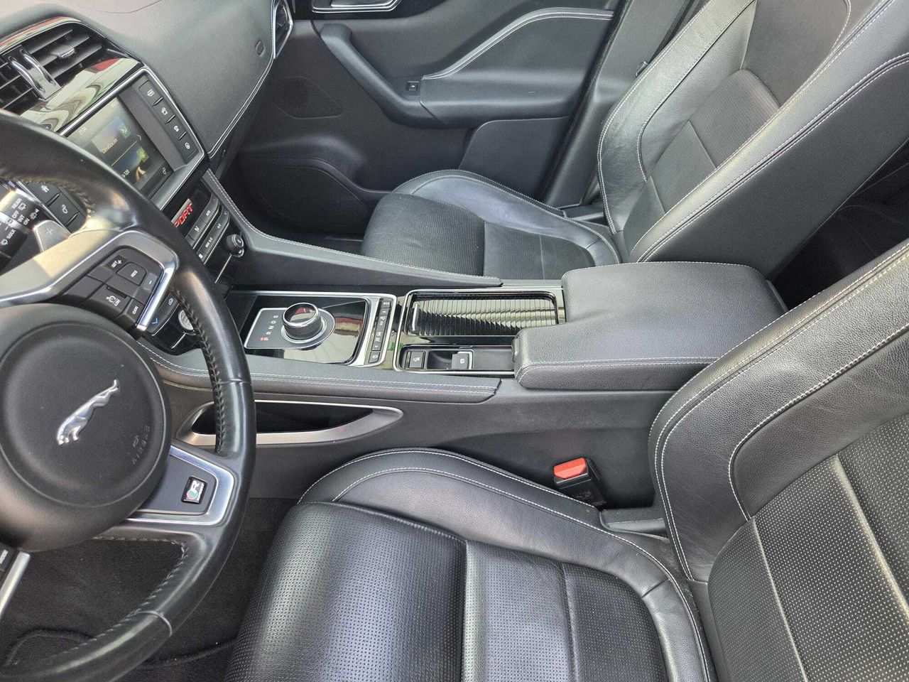 Jaguar F-Pace 2.0 L ID4 SPORT AWD AUTO 240 CV  - Foto 2