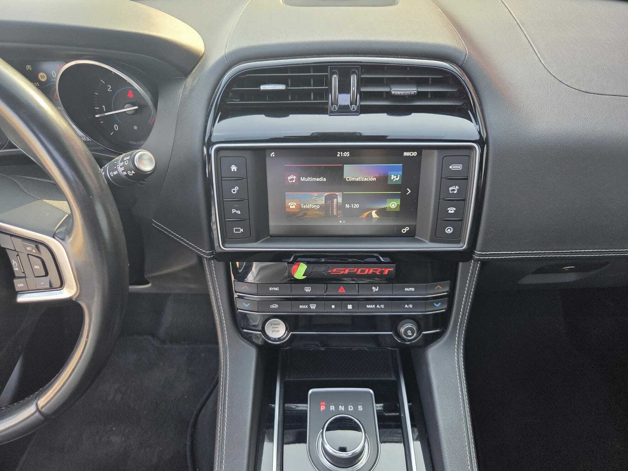Jaguar F-Pace 2.0 L ID4 SPORT AWD AUTO 240 CV  - Foto 2