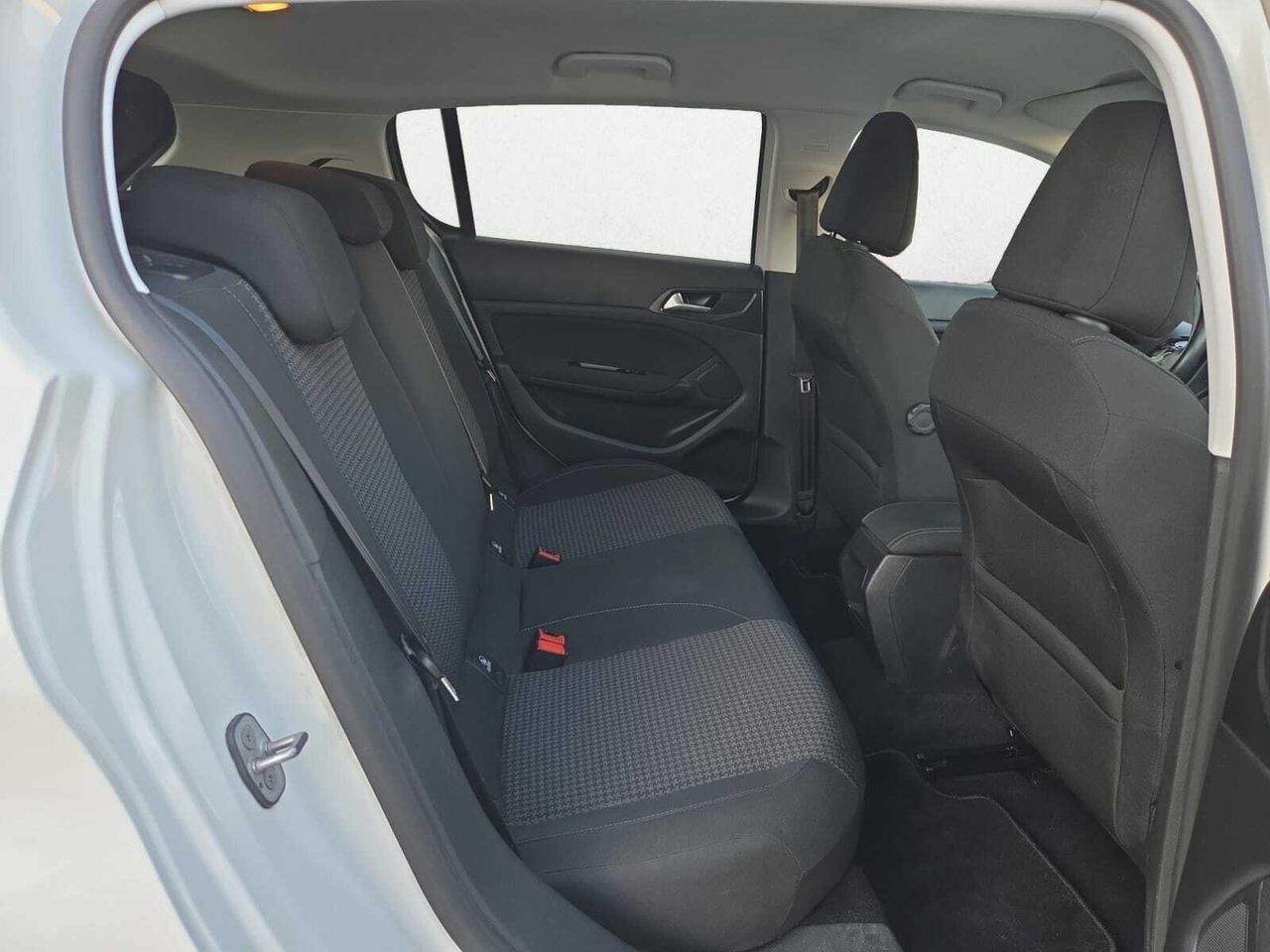 Peugeot 308 ACTIVE PACK BLUE HDI 100 CV  - Foto 2