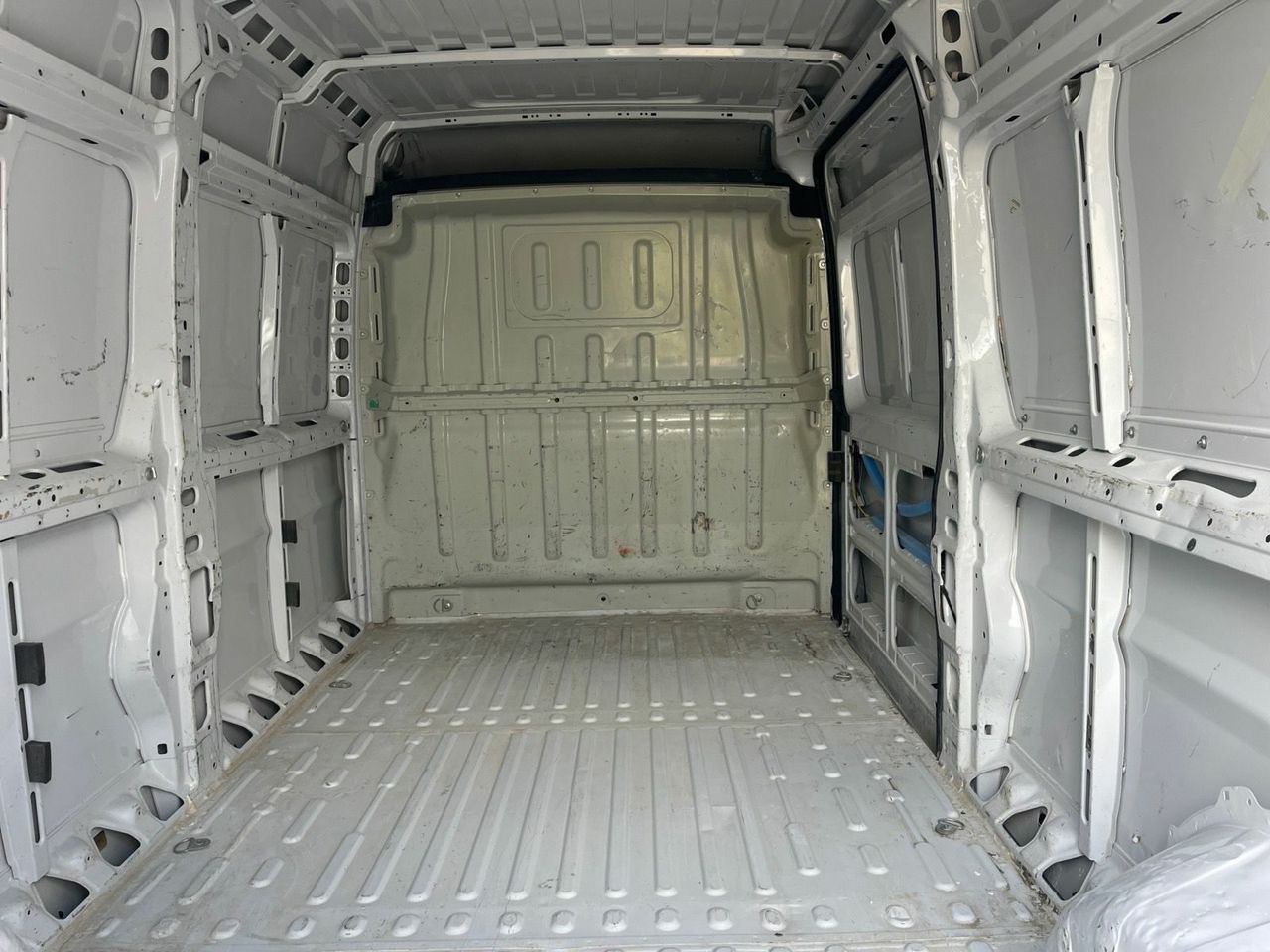 Peugeot Boxer FG 335 L3 H2 BLUE HDI 140 CV 6 VEL  - Foto 2