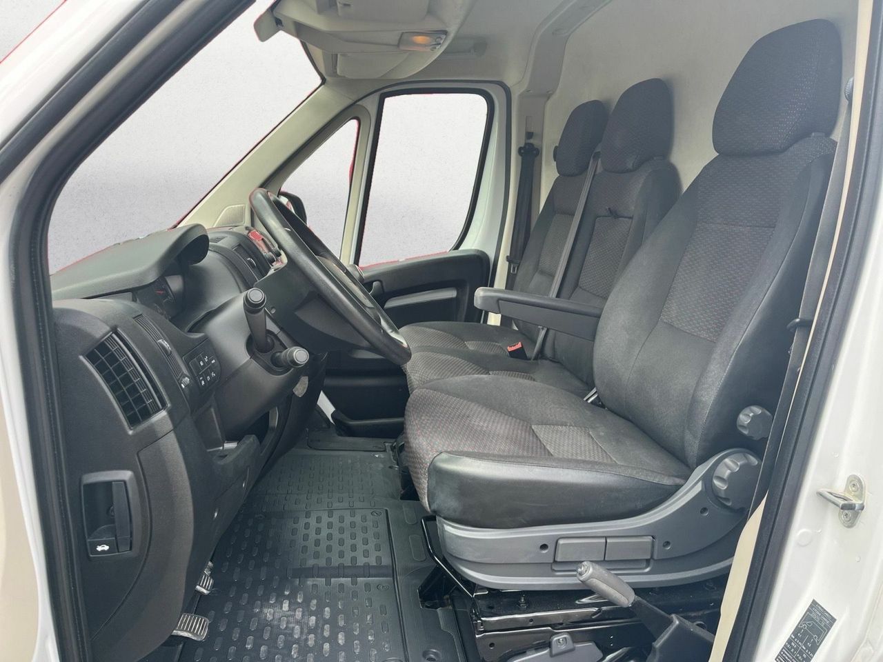 Peugeot Boxer FG 335 L3 H2 BLUE HDI 140 CV 6 VEL  - Foto 2