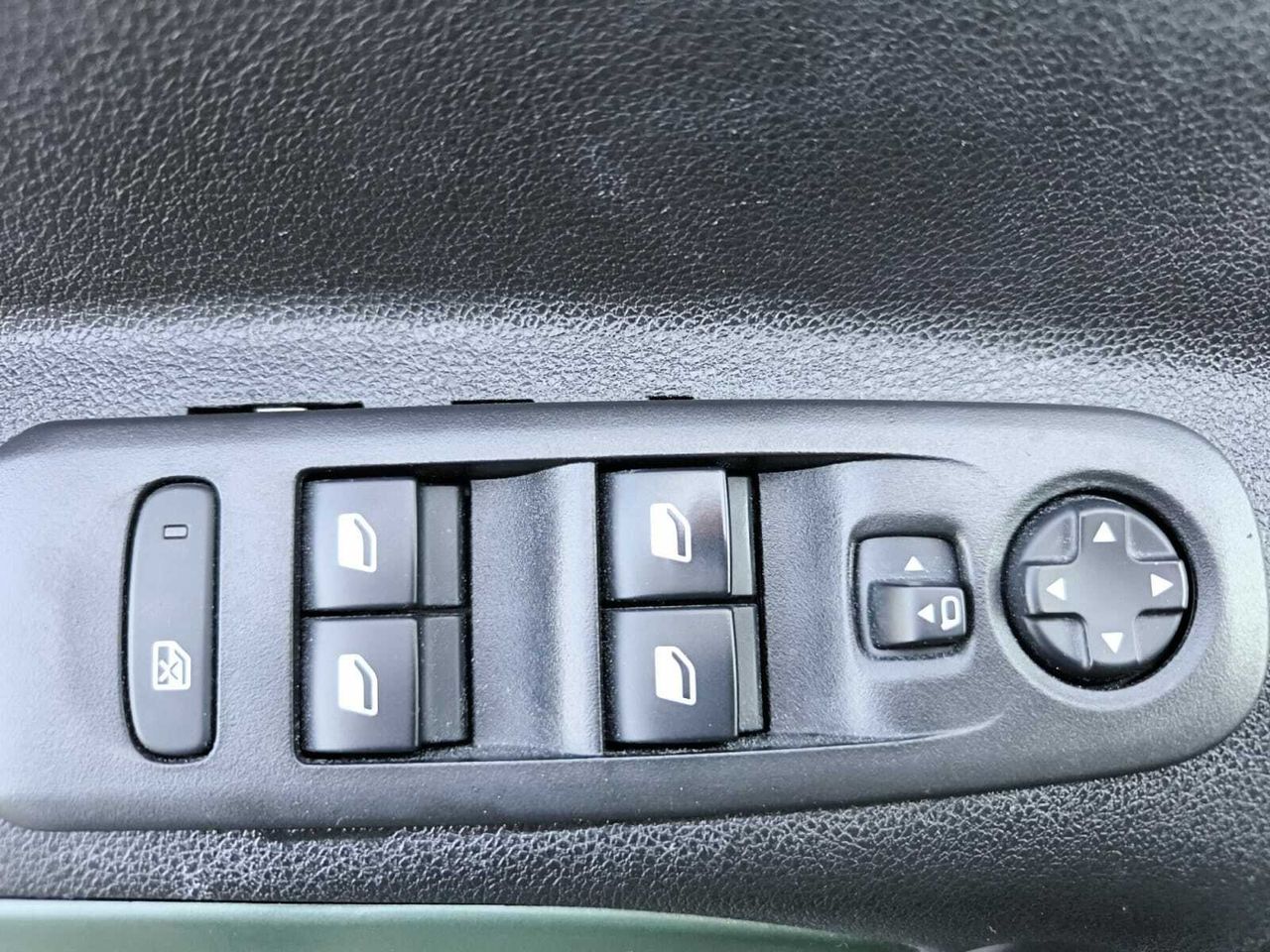 Citroën Berlingo TALLA M BLUE HDI 130 CV SHINE  - Foto 2
