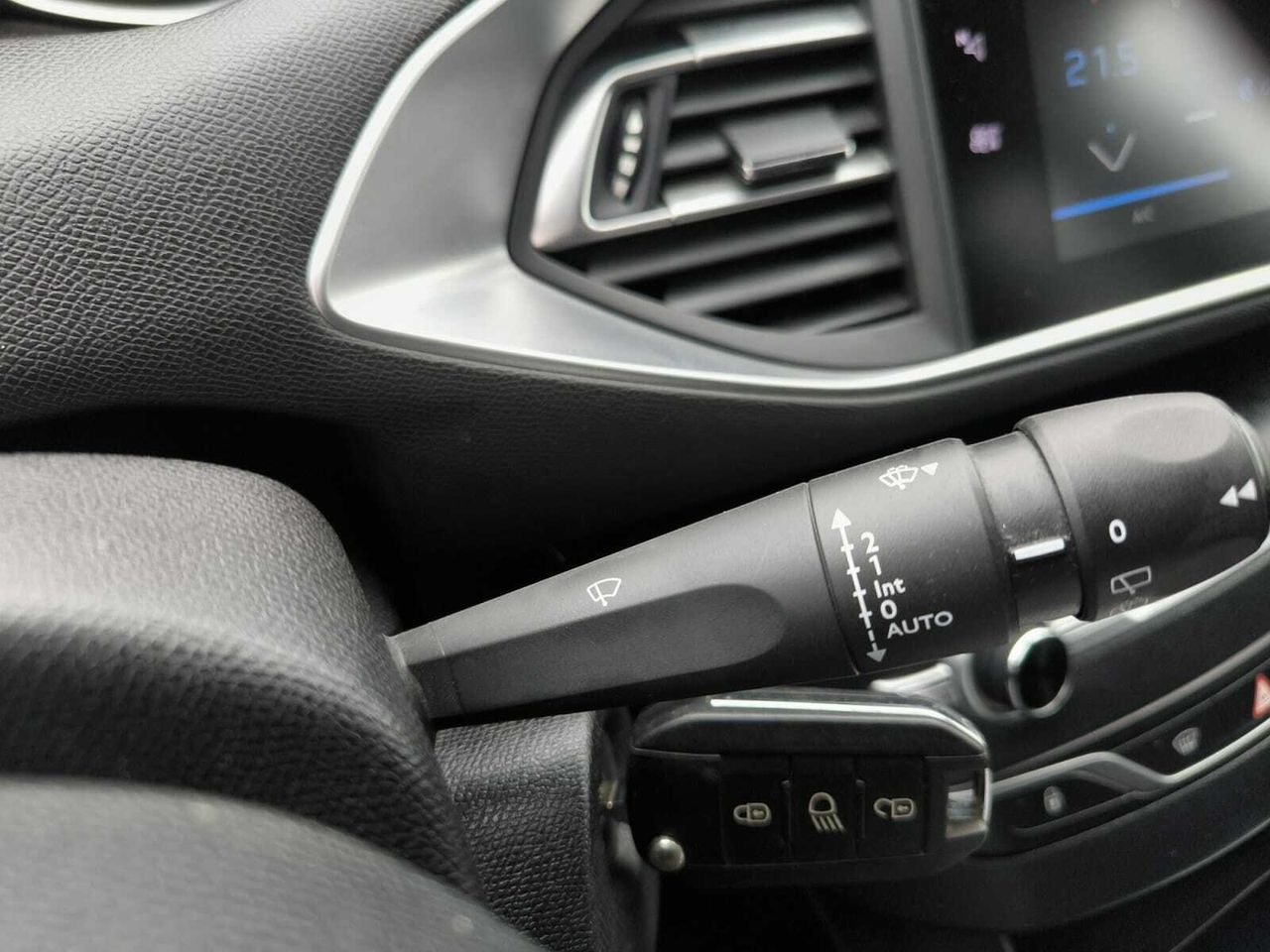 Peugeot 308 SW STYLE BLUE HDI 100 CV 6VEL  - Foto 2