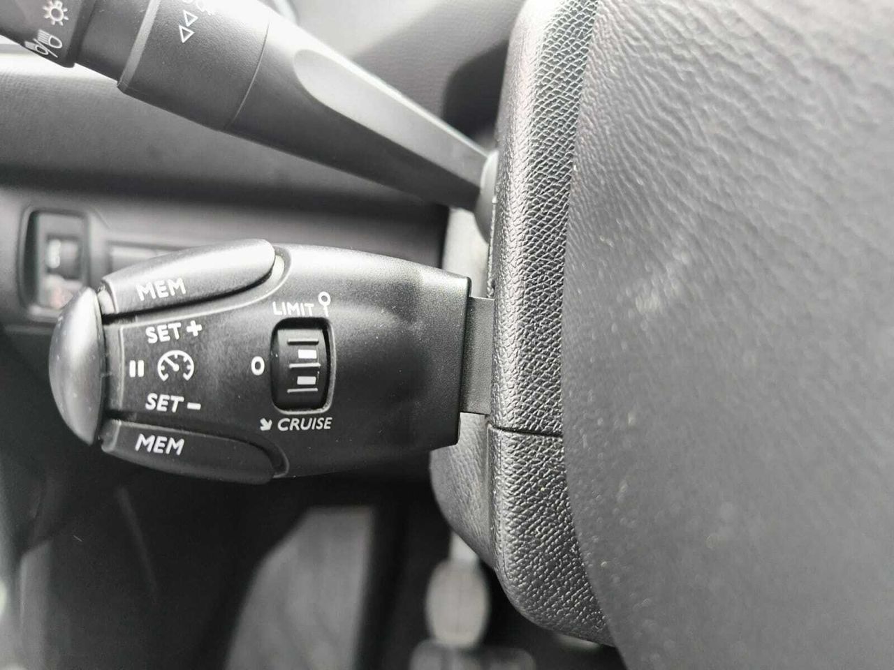 Peugeot 308 SW STYLE BLUE HDI 100 CV 6VEL  - Foto 2