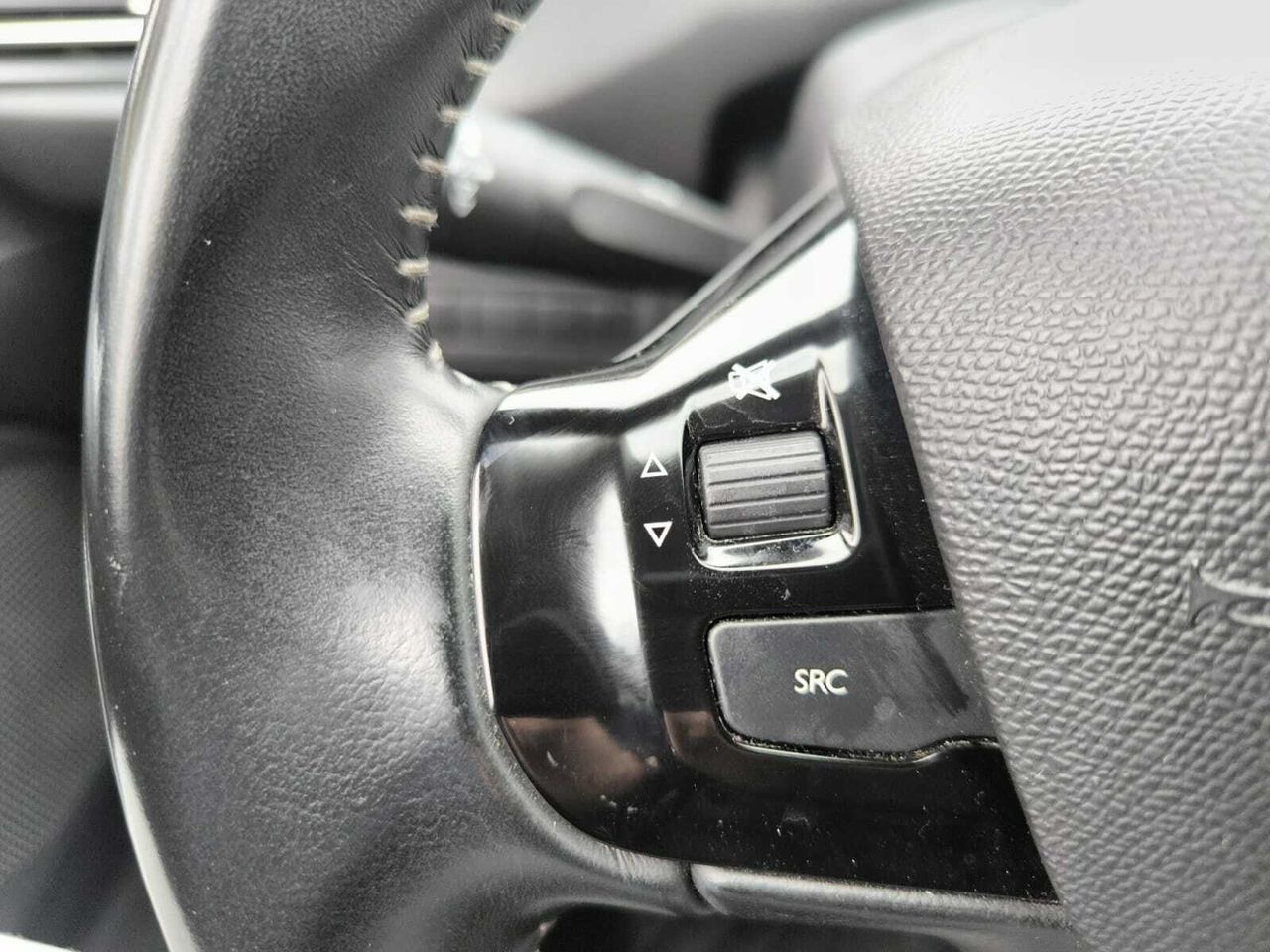 Peugeot 308 SW STYLE BLUE HDI 100 CV 6VEL  - Foto 2