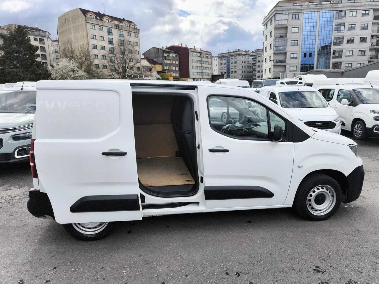Peugeot Partner FG PRO STANDARD 600 KG BLUE HDI 100 CV  - Foto 2