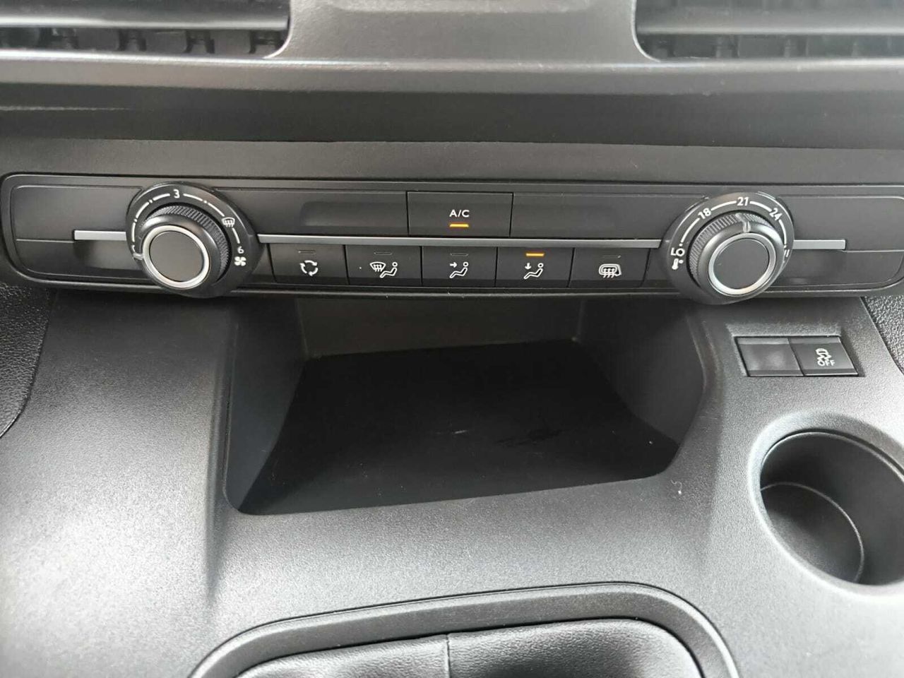 Peugeot Partner FG PRO STANDARD 600 KG BLUE HDI 100 CV  - Foto 2