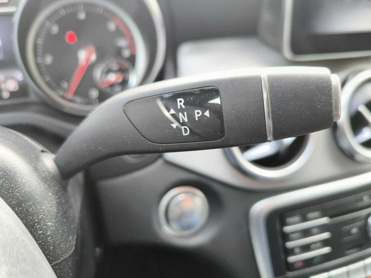 Mercedes GLA 200 D AMG LINE + PAQ ADVANTAGE+ SMARTPHONE INTEGRADO  - Foto 2