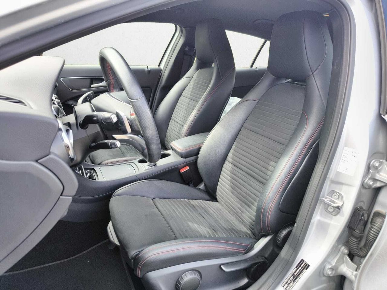 Mercedes GLA 200 D AMG LINE + PAQ ADVANTAGE+ SMARTPHONE INTEGRADO  - Foto 2