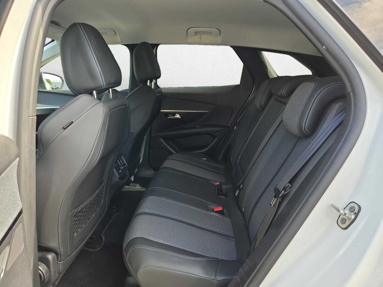 Peugeot 3008 ALLURE PACK BLUE HDI 130 CV EAT8  - Foto 2