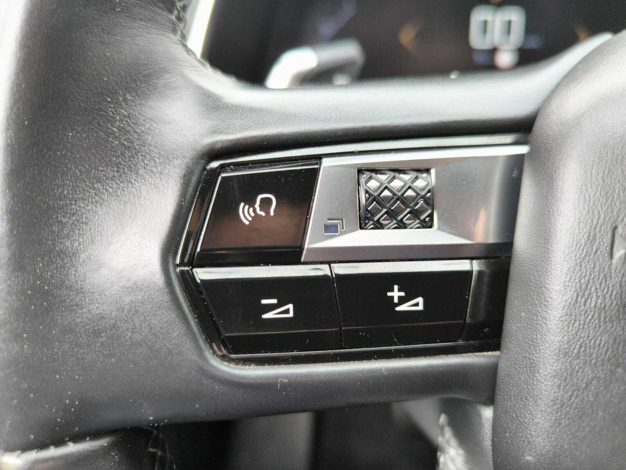 DS Automobiles DS 7 CROSSBACK GRAND CHIC BLUE HDI 180 CV EAT8  - Foto 2