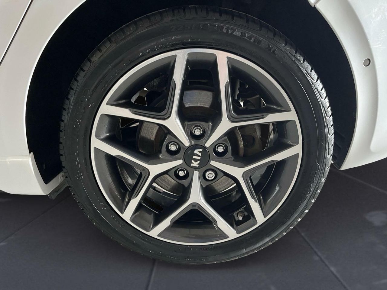 Kia Ceed 1.4 TGDI GT LINE 140 CV  - Foto 2